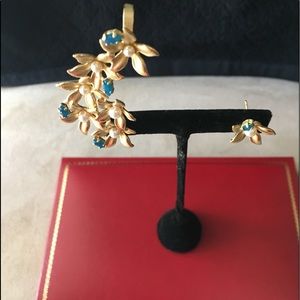 COPY - 🆕 AUTHENTIC ENAMELS AND PEARLS CRAWLER EAR…